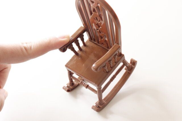 セリア ゆらゆら 魔女の腰掛 揺れる