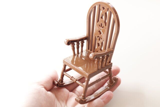 セリア ゆらゆら 魔女の腰掛 デザイン