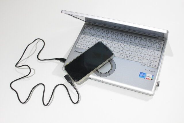 ダイソー PD60W対応超速充電・転送ケーブルC-CL型（1m） 使用例