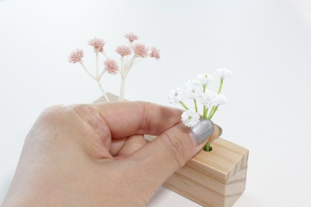 ダイソー 木製一輪挿し（2穴） 飾る