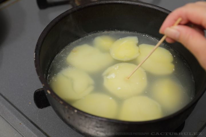 ジャガイモ串刺し