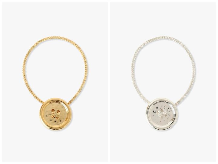画像: 「Large Button Pendant」gold￥94,600、silver￥83,600 出典：アクセップ