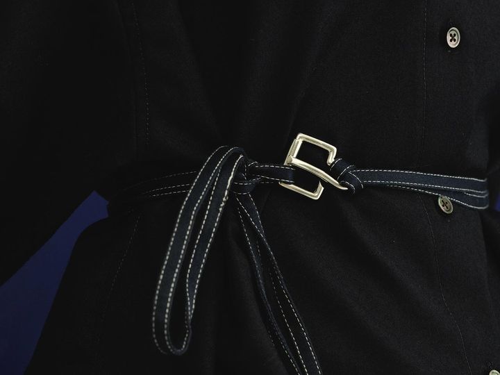 画像: 「Mini Buckle （Navy Belt）」￥96,800 出典：アクセップ