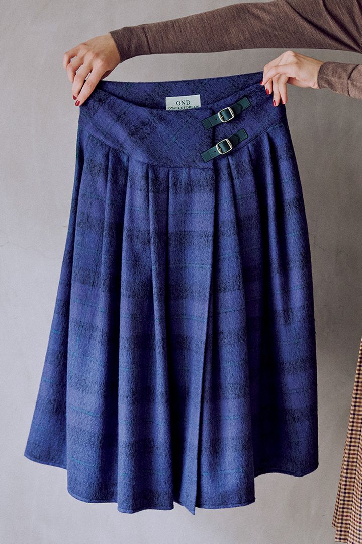 秋冬コーデが鮮やかになる！おしゃれなチェック柄ラップスカート10選