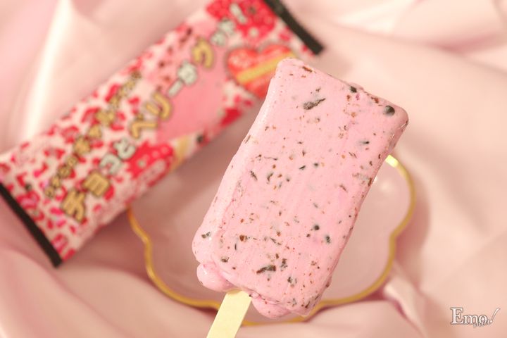 チョベリグなアイス「チョコとベリーがグッド！」発売！たっぷりの粒チョコとチョコチップに加え、食べ終えるとチョベリグなメッセージが!?