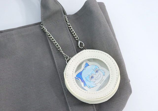 キャンドゥ 缶バッジケース80mm バッグに装着