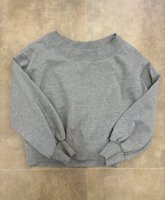 しまむら TWRウラケオフショルT 中灰