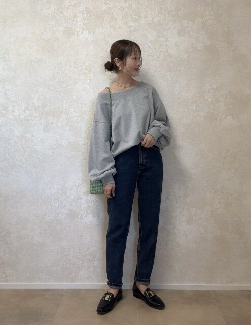 しまむら TWRウラケオフショルT 中灰 テーパードデニムでシンプルコーデ