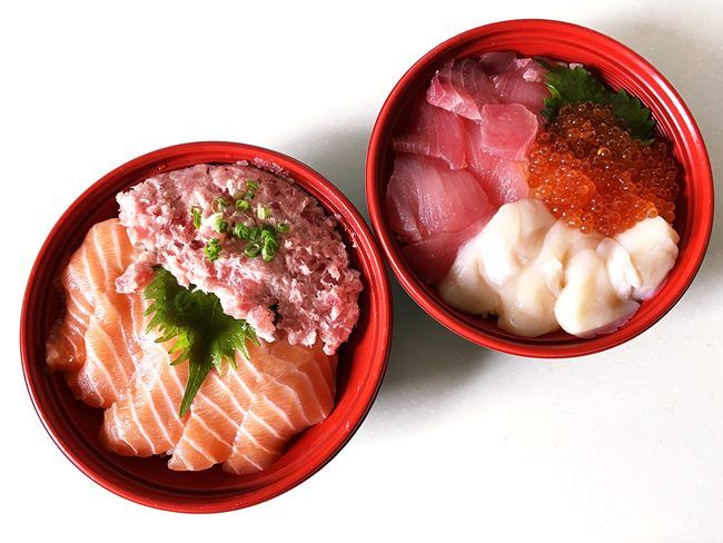 ロピア サーモン・ねぎとろ丼 魚萬三色丼