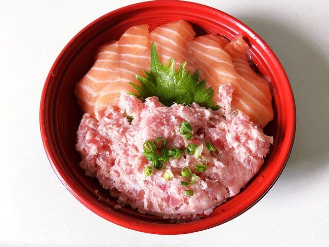 ロピア サーモン・ねぎとろ丼 