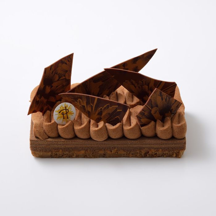 《ピエール・エルメ・パリ》2024年クリスマスに鉱物を彷彿とさせる神秘的なケーキが登場！予約受付中