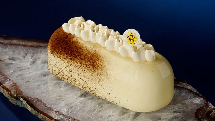 《ピエール・エルメ・パリ》2024年クリスマスに鉱物を彷彿とさせる神秘的なケーキが登場！予約受付中