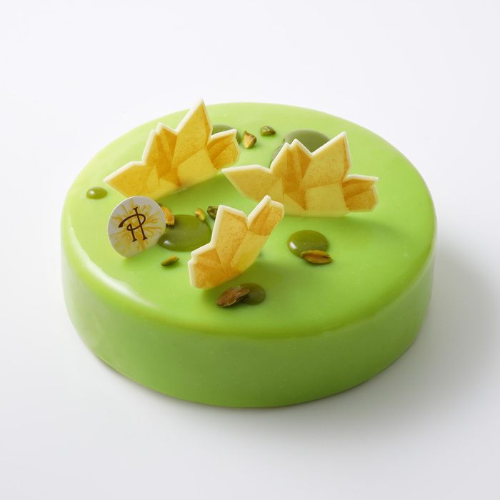 《ピエール・エルメ・パリ》2024年クリスマスに鉱物を彷彿とさせる神秘的なケーキが登場！予約受付中