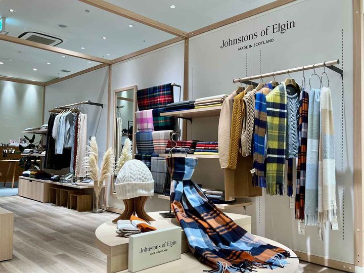 画像: Johnstons of Elgin 渋谷スクランブルスクエア店内 出典：ジョンストンズ オブ エルガン