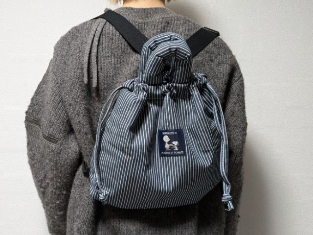 リュックを背負った姿