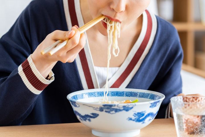 ラーメンを食べるときに鼻水がよく出るのはなぜ？