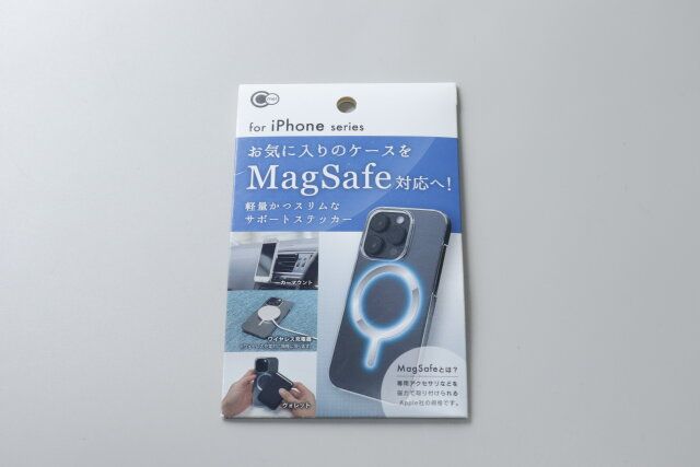 セリアのiPhoneケース用 MagSafe対応ステッカーのパッケージ