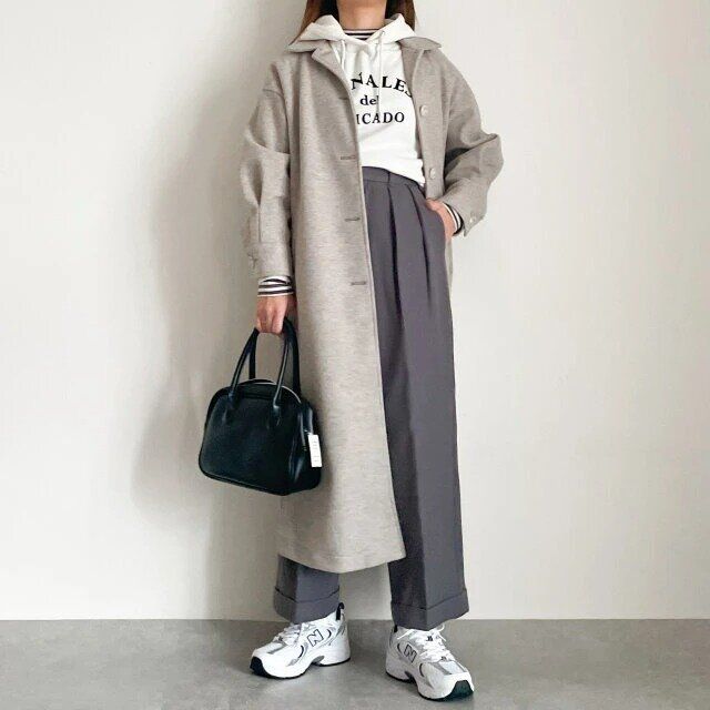 New Balance 530女性ロングコート冬コーデ