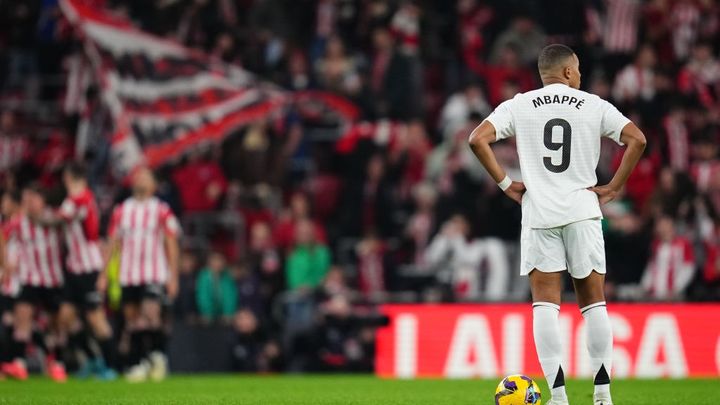 世界的スーパースター、またもPK失敗で敗戦…欧州最強クラブ監督「彼は最高のレベルにないが…」