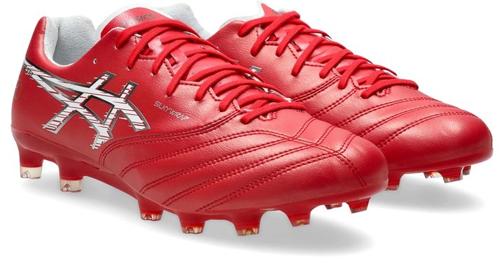 アシックス、真っ赤な「新サッカースパイク」を発表！日本代表のあの選手が着用予定