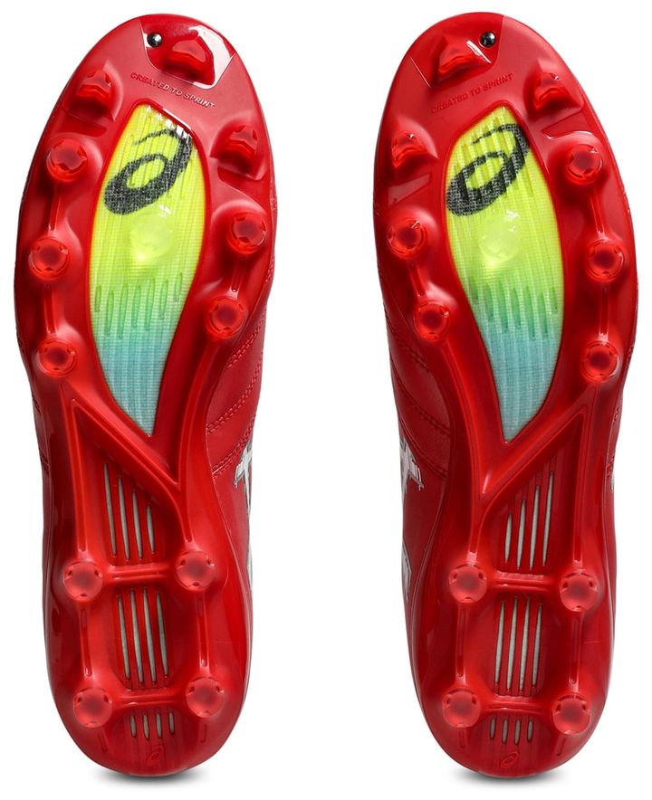 アシックス、真っ赤な「新サッカースパイク」を発表！日本代表のあの選手が着用予定