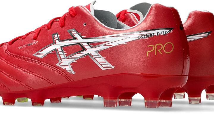 アシックス、真っ赤な「新サッカースパイク」を発表！日本代表のあの選手が着用予定