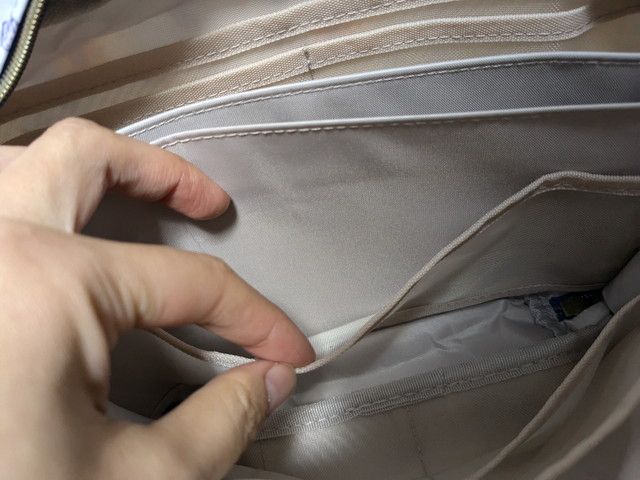 仕切りポケット