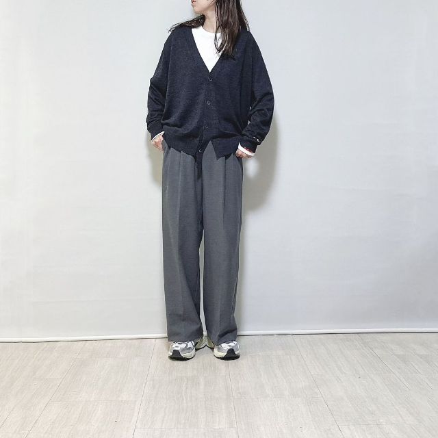 メリノオーバーサイズVネックカーディガンを着たコーデ