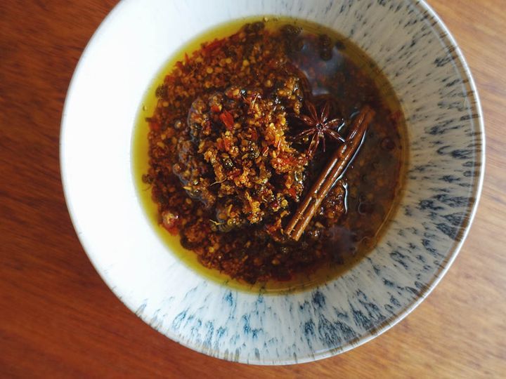 フレッシュ唐辛子のガーリックチリオイル