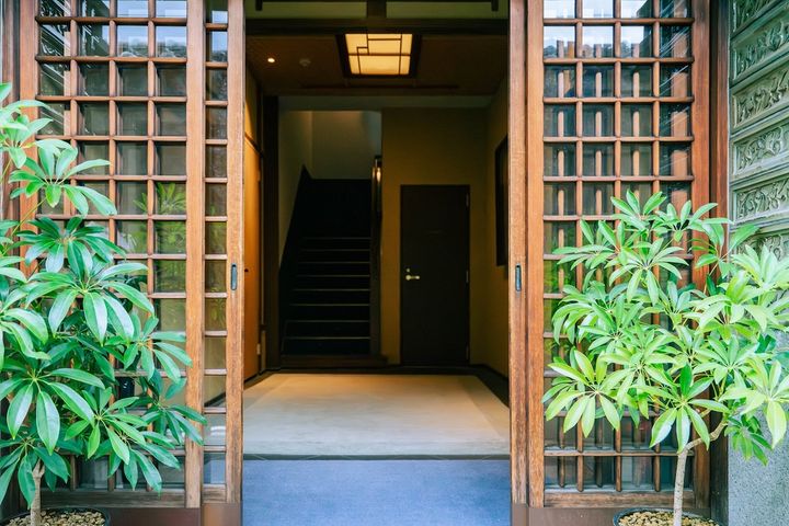 既存棟の入り口