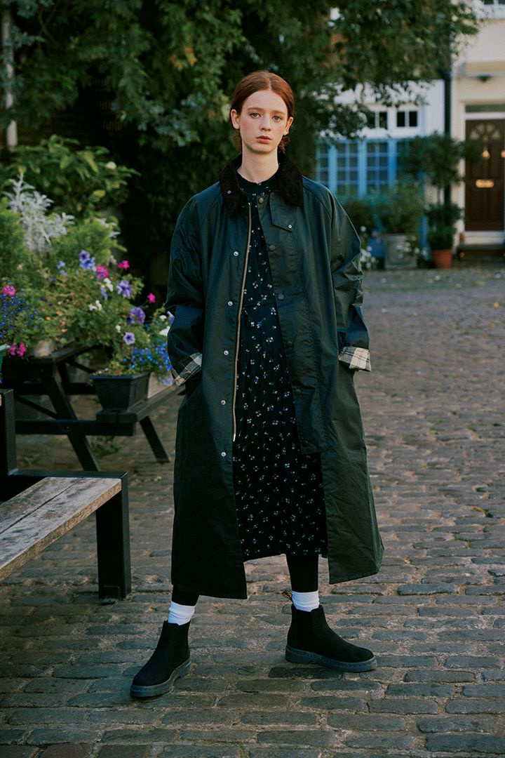 【2024-2025冬】ワンピースに重ねるコートの正解は？バランス良くおしゃれに見えるお手本コーデ8選