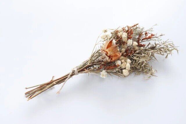 ダイソーのドライフラワーブーケ（オレンジ）2