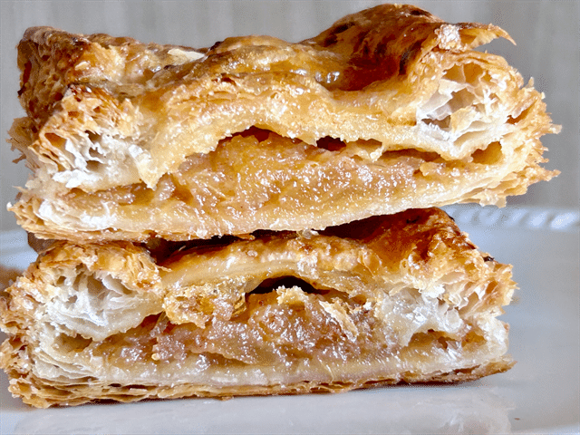 お店で焼いたアップルパイ 断面