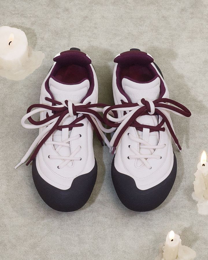 フレクション スニーカー ¥118,580／McQUEEN（アレキサンダー・マックイーン クライアントサービス）