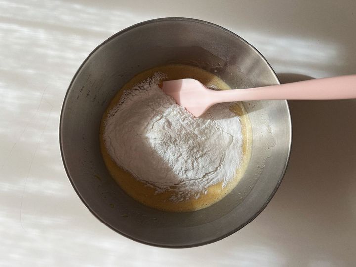 【簡単クリスマスレシピ】抹茶とホワイトチョコの米粉のクリスマスツリーケーキ【渡辺友美子のコーヒーに合うお菓子のレシピ vol.66 〜レシピで旅するヨーロッパ〜】