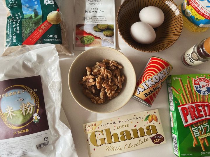 【簡単クリスマスレシピ】抹茶とホワイトチョコの米粉のクリスマスツリーケーキ【渡辺友美子のコーヒーに合うお菓子のレシピ vol.66 〜レシピで旅するヨーロッパ〜】