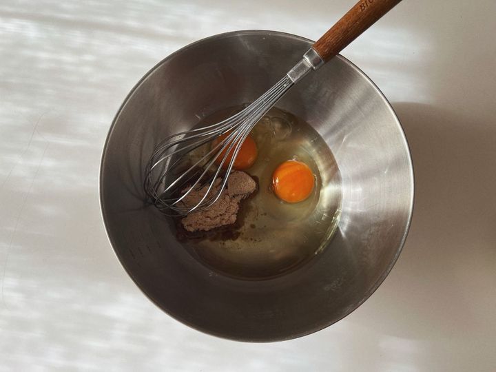 【簡単クリスマスレシピ】抹茶とホワイトチョコの米粉のクリスマスツリーケーキ【渡辺友美子のコーヒーに合うお菓子のレシピ vol.66 〜レシピで旅するヨーロッパ〜】