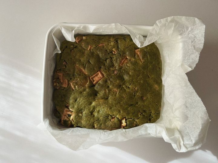 【簡単クリスマスレシピ】抹茶とホワイトチョコの米粉のクリスマスツリーケーキ【渡辺友美子のコーヒーに合うお菓子のレシピ vol.66 〜レシピで旅するヨーロッパ〜】