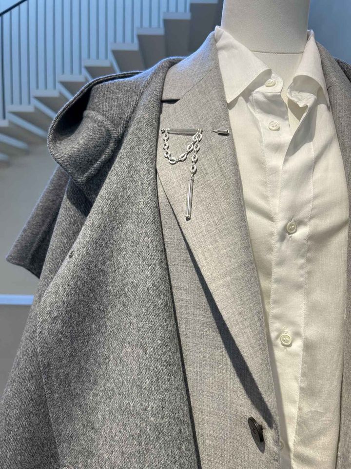 画像: 【Sisi Joia】シルバーブローチ¥17,600 store.tomorrowland.co.jp