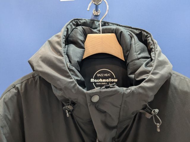BAZZ HEAT STRETCH マシュマロエスキモーパフコートのフード