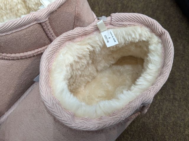 ムートンブーツベリーローの履き口