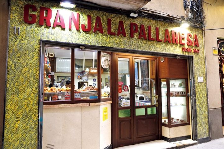 【Granja La Pallaresa グランジャ・ラ・パヤレザ】いつも開店と同時に行列ができる人気店。