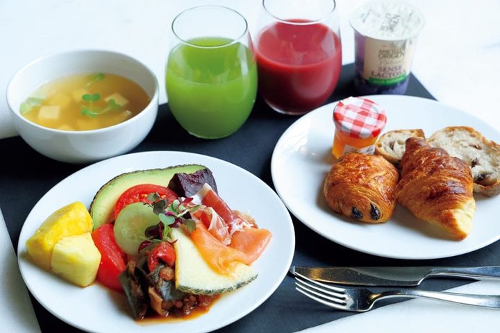 【Hotel Ohla Barcelona ホテル オーラ バルセロナ】朝食ビュッフェのメニューには、イベリコ豚の生ハムやなんと味噌スープも！