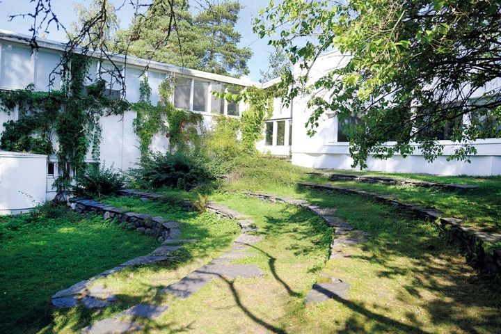 【STUDIO AALTO スタジオアアルト】古代ギリシャの野外劇場を思わせる中庭。