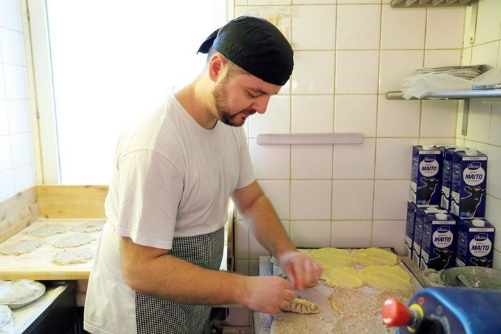 【Konditoria Hopia コンディトリア ホピア】職人さんがすべて手作業で作るカレリアパイ