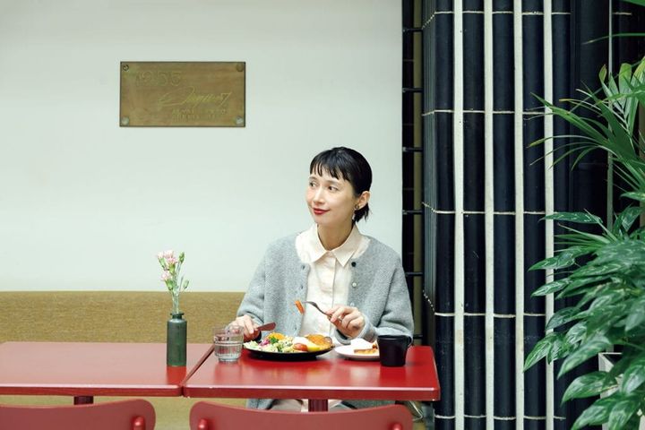 【Dylan Marmoripiha ディラン マルモリピハ】アアルトが設計したラウタ・タロ（鉄鋼会館）というビルの2階にあるビュッフェスタイルのレストラン。