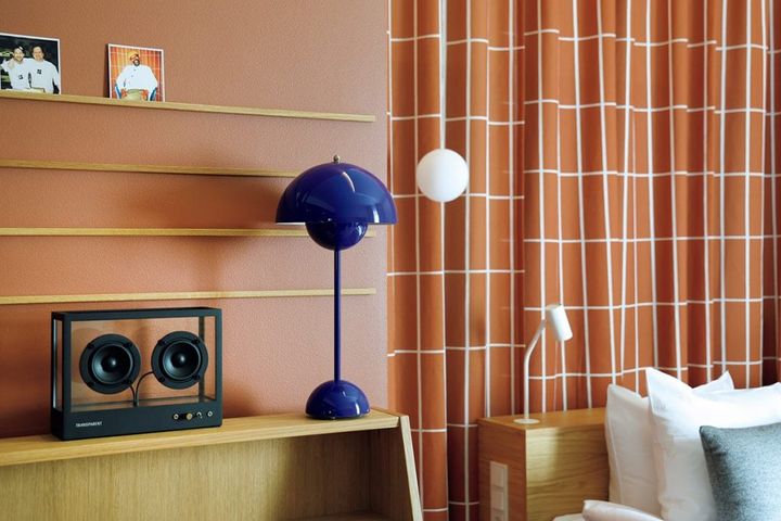 【Hobo Hotel Helsinki】「＆Tradition」のランプなどの北欧家具
