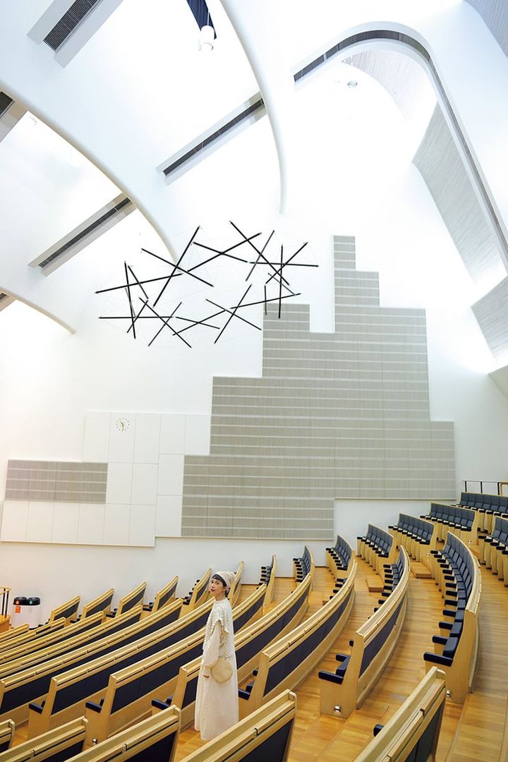 【AALTO UNIVERSITY アアルト大学】アアルトの建築に多く見られる扇型の形状の講堂。