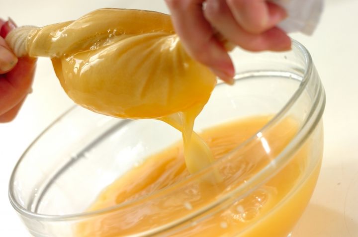 カニとミツバのあんかけ茶碗蒸しの下準備1