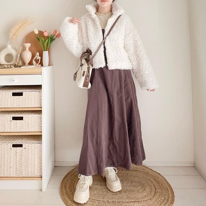 画像: お出かけにはショルダーバッグ